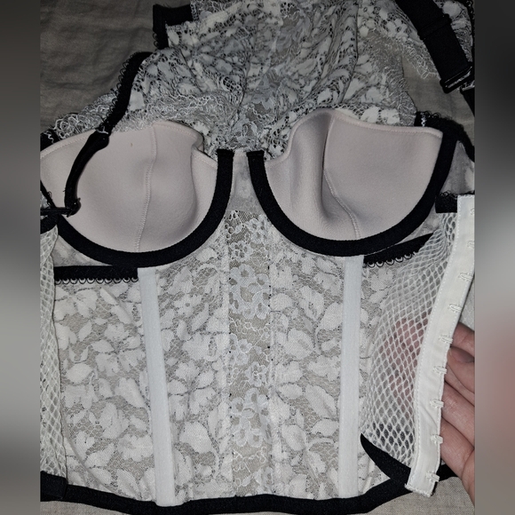 BNWT 34B Victoria's Secret corset top - Picture 6 of 6